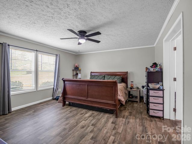 213 Big Oak Road, Hendersonville, NC 28792