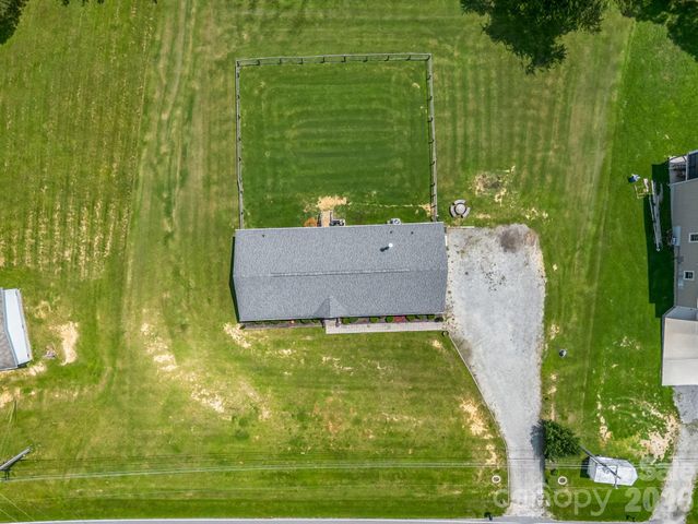 213 Big Oak Road, Hendersonville, NC 28792