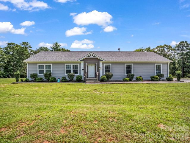 213 Big Oak Road, Hendersonville, NC 28792
