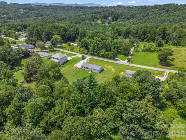 213 Big Oak Road, Hendersonville, NC 28792