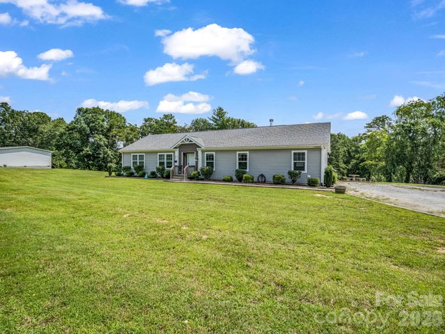 213 Big Oak Road, Hendersonville, NC 28792