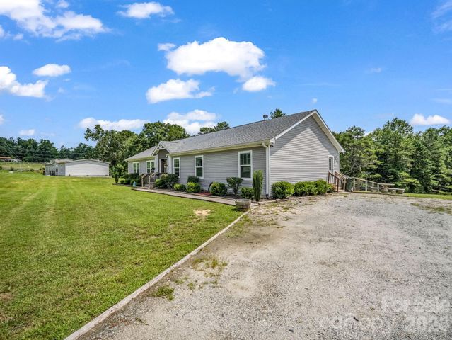 213 Big Oak Road, Hendersonville, NC 28792
