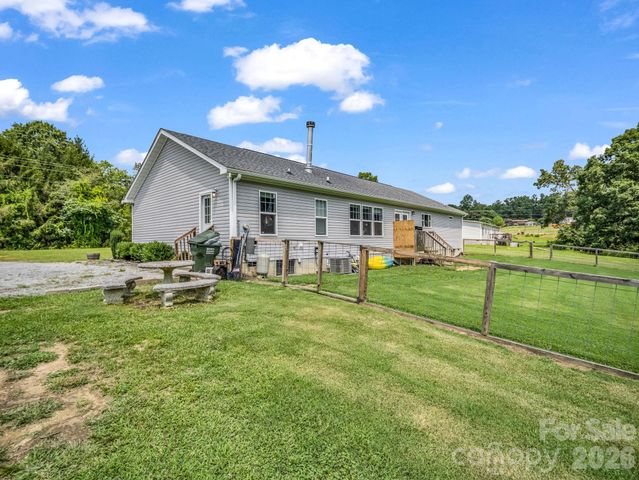 213 Big Oak Road, Hendersonville, NC 28792