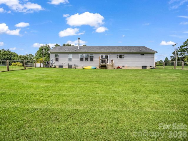 213 Big Oak Road, Hendersonville, NC 28792