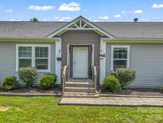 213 Big Oak Road, Hendersonville, NC 28792