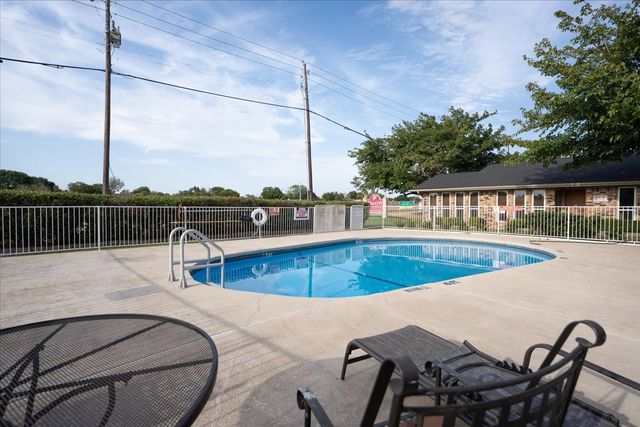 2200 E Trinity Mills Road 516, Carrollton, TX 75006