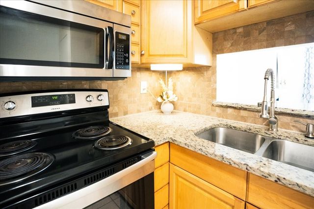 2200 E Trinity Mills Road 516, Carrollton, TX 75006