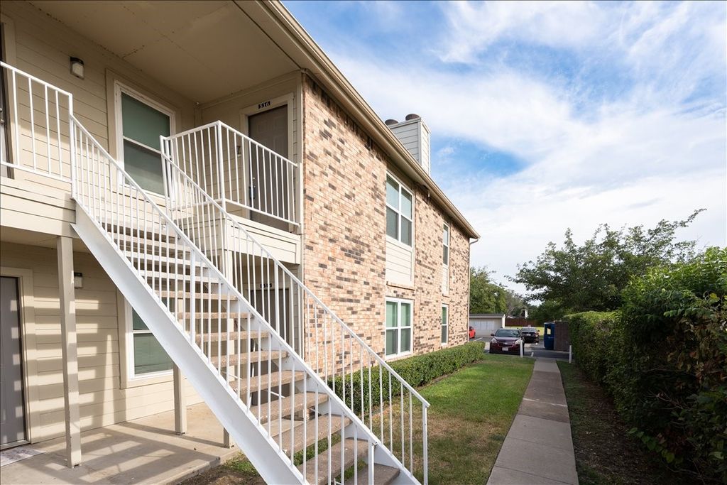 2200 E Trinity Mills Road 516, Carrollton, TX 75006