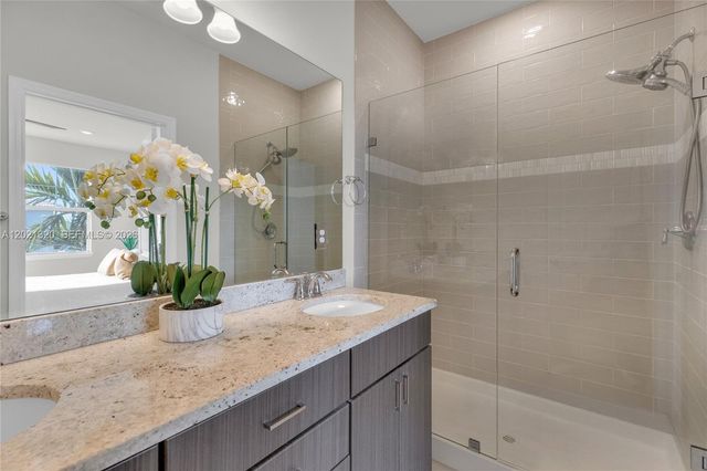 4810 Eucalyptus Dr 3, Hollywood, FL 33021