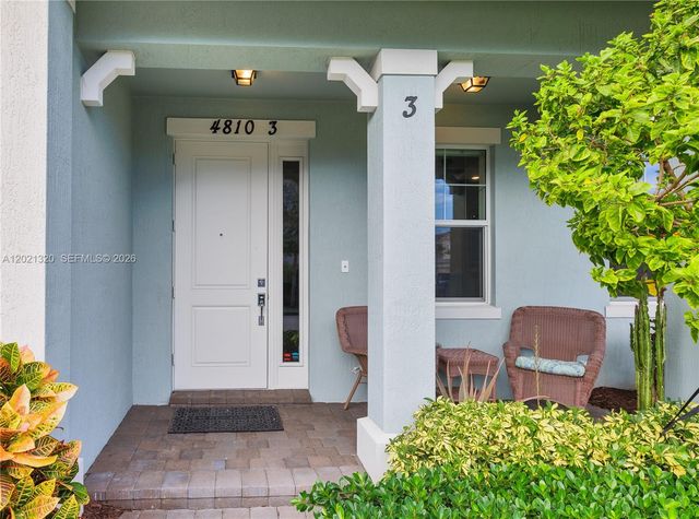 4810 Eucalyptus Dr 3, Hollywood, FL 33021