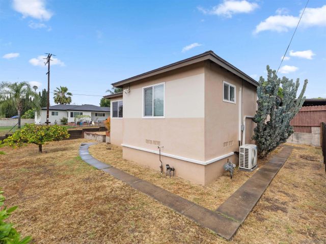 7854 Alton Dr, Lemon Grove, CA 91945