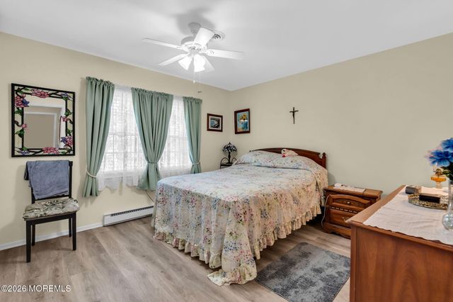 5B Yorkshire Court, Manchester, NJ 08759