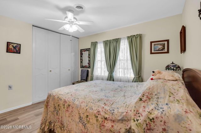 5B Yorkshire Court, Manchester, NJ 08759