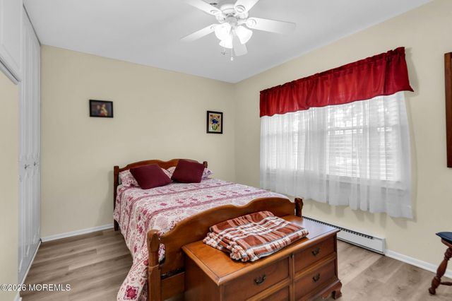 5B Yorkshire Court, Manchester, NJ 08759
