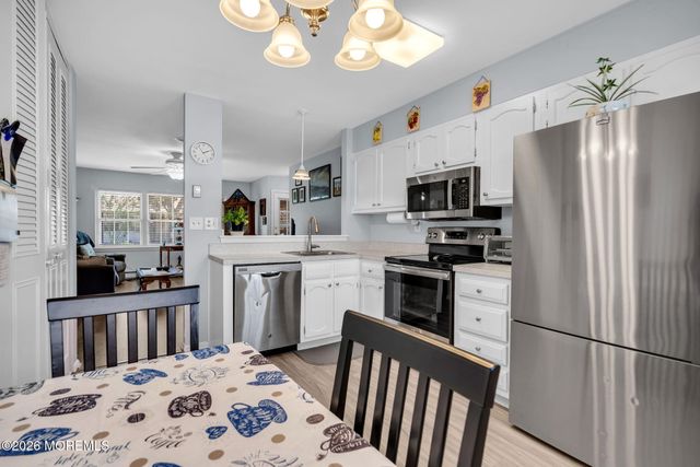 5B Yorkshire Court, Manchester, NJ 08759