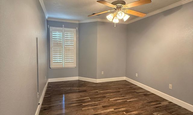 71 Willowood Dr, Oakdale, CA 95361