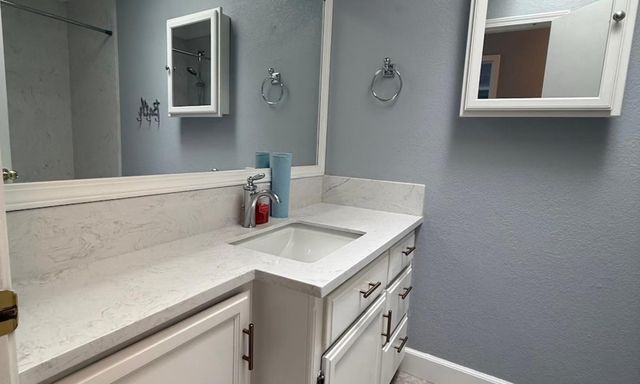 71 Willowood Dr, Oakdale, CA 95361