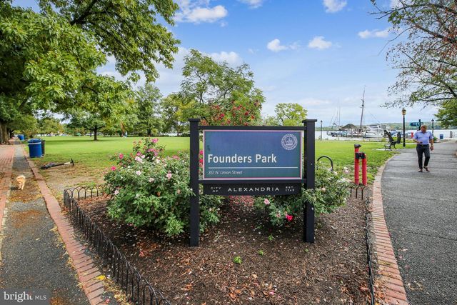 421 S COLUMBUS ST S #421, Alexandria, VA 22314