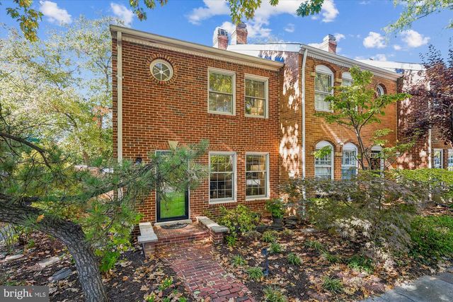 421 S COLUMBUS ST S #421, Alexandria, VA 22314