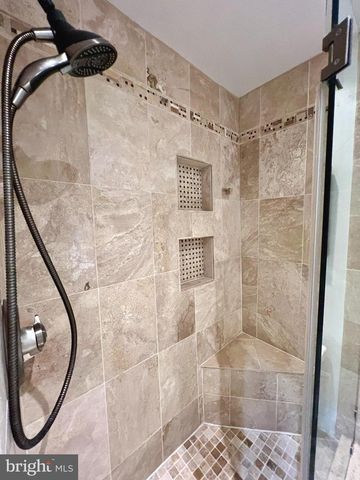421 S COLUMBUS ST S #421, Alexandria, VA 22314