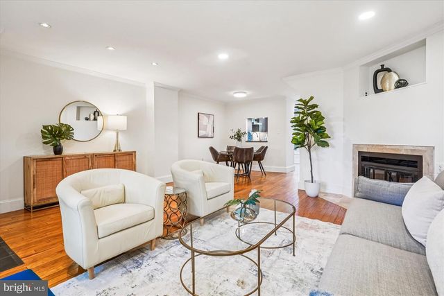421 S COLUMBUS ST S #421, Alexandria, VA 22314