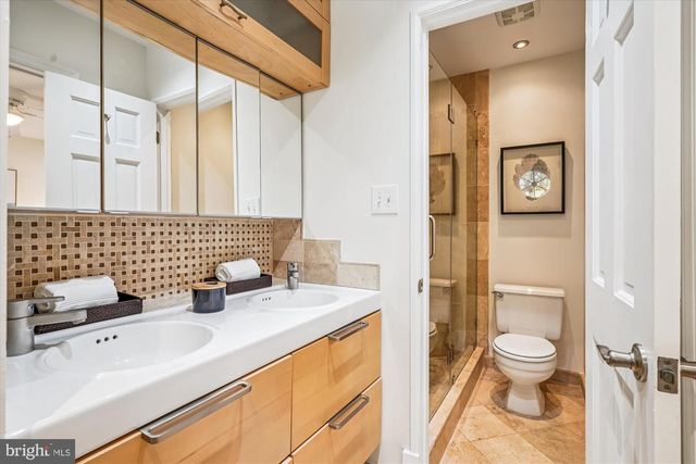 421 S COLUMBUS ST S #421, Alexandria, VA 22314
