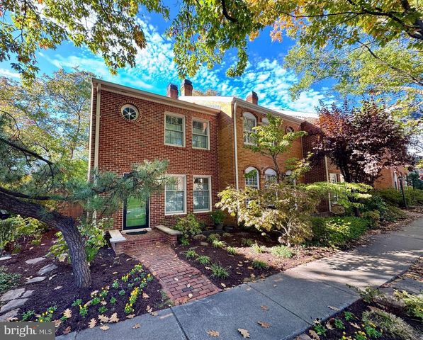 421 S COLUMBUS ST S #421, Alexandria, VA 22314