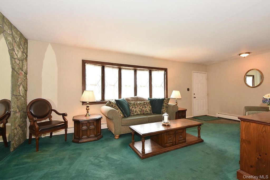 11 Whig Court, Holbrook, NY 11741 — photo 5