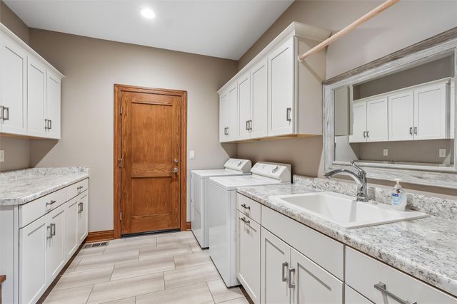 9421 NW Cherry Glen Lane, Polk City, IA 50226