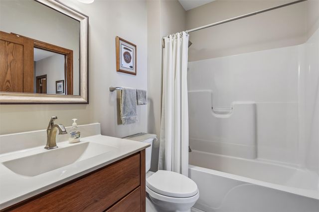 9421 NW Cherry Glen Lane, Polk City, IA 50226