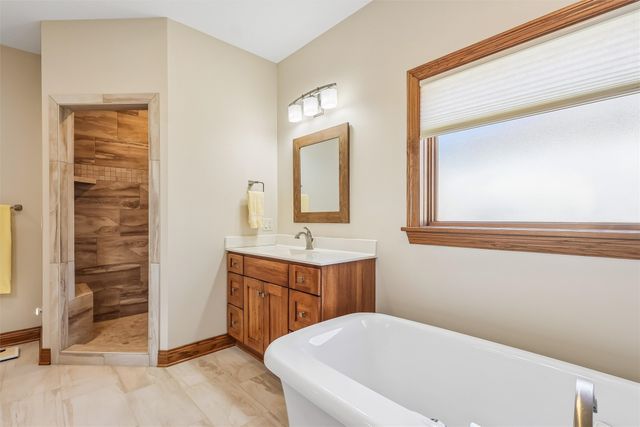 9421 NW Cherry Glen Lane, Polk City, IA 50226