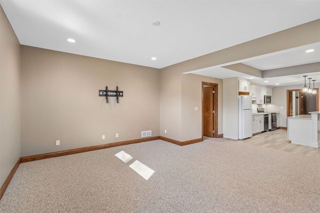 9421 NW Cherry Glen Lane, Polk City, IA 50226