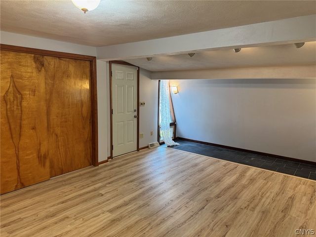 8542 Belnor Drive, Cicero, NY 13039