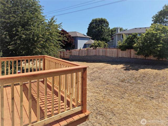 9901 76th Street SW, Lakewood, WA 98498