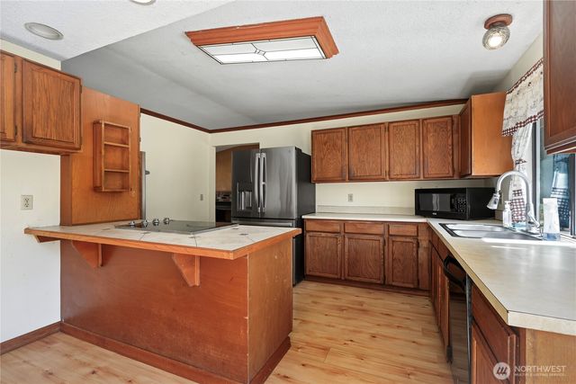 9901 76th Street SW, Lakewood, WA 98498
