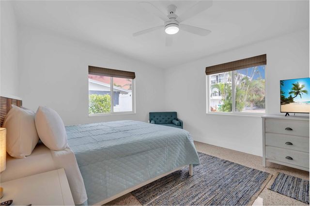 306 66TH STREET, Holmes Beach, FL 34217