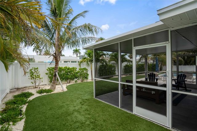 306 66TH STREET, Holmes Beach, FL 34217