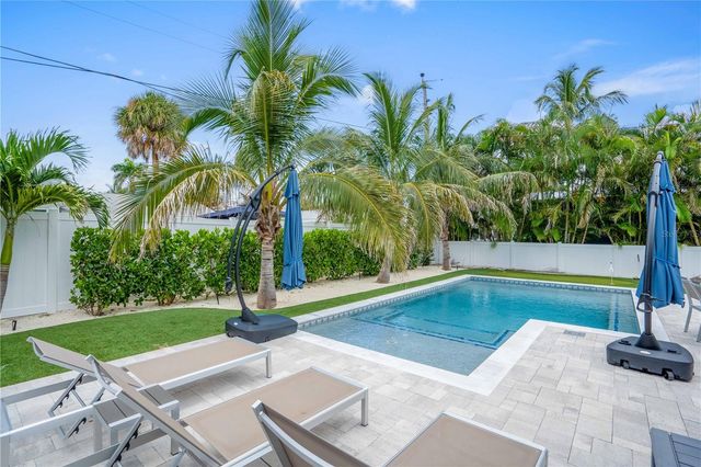 306 66TH STREET, Holmes Beach, FL 34217