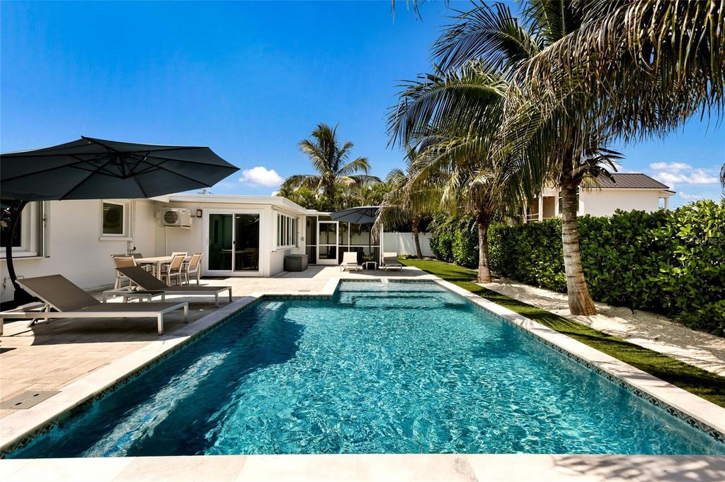 306 66TH STREET, HOLMES BEACH, FL 34217 — photo 2