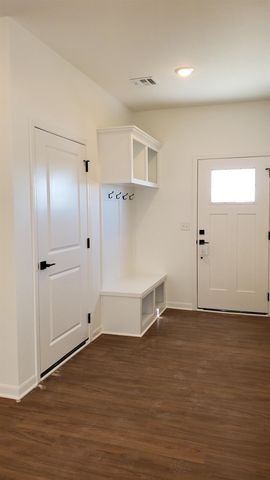 9113 E Chris Ct, Wichita, KS 67226