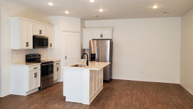 9113 E Chris Ct, Wichita, KS 67226