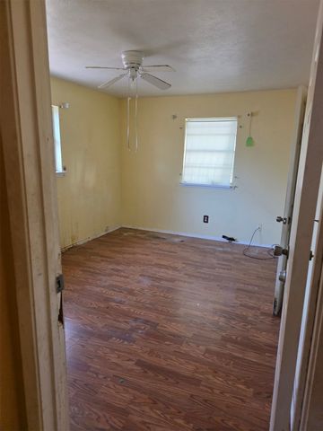 6600 Robindale Road, Forest Hill, TX 76140