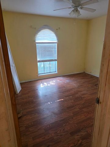 6600 Robindale Road, Forest Hill, TX 76140