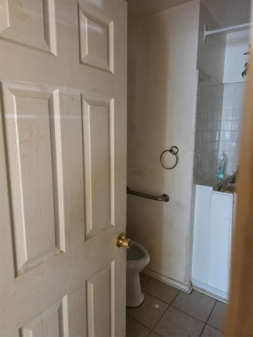 6600 Robindale Road, Forest Hill, TX 76140