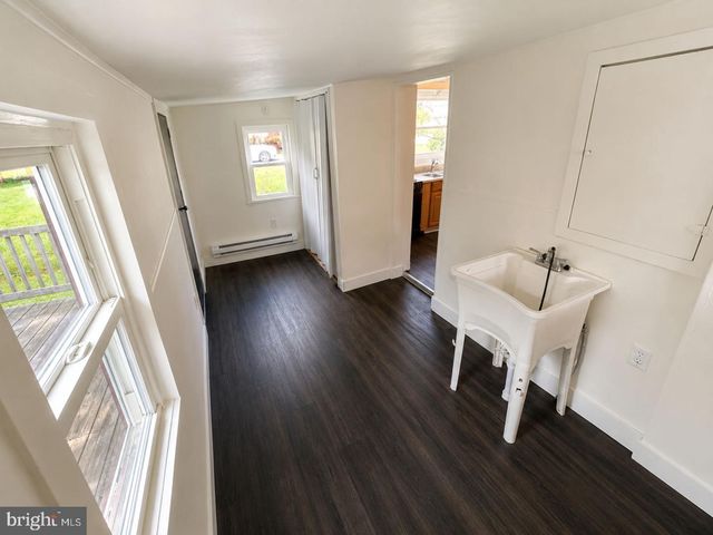220 S JOHNSON ST, Harrisburg, PA 17112