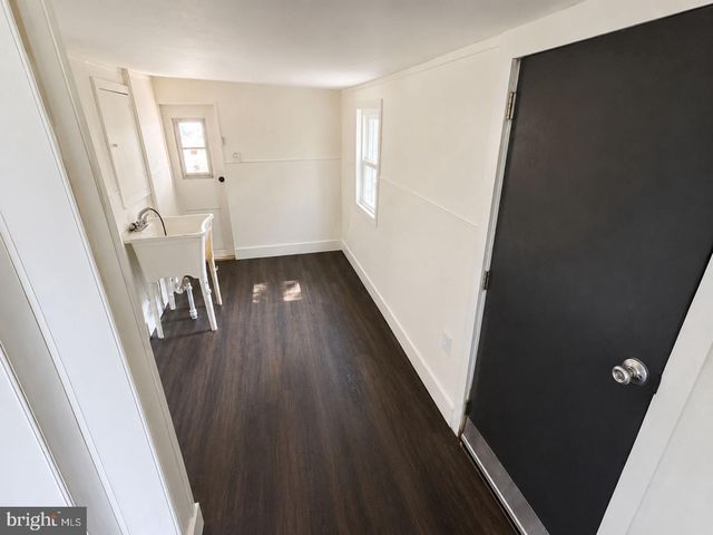 220 S JOHNSON ST, Harrisburg, PA 17112