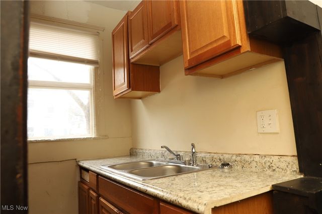 2200 E 81st Street, Cleveland, OH 44103