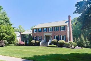 5 Windsor Rd, Lynnfield, MA 01940