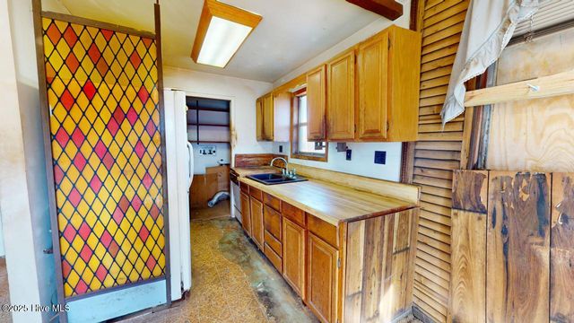 111 Drumm Street, Moyock, NC 27958