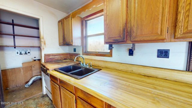 111 Drumm Street, Moyock, NC 27958